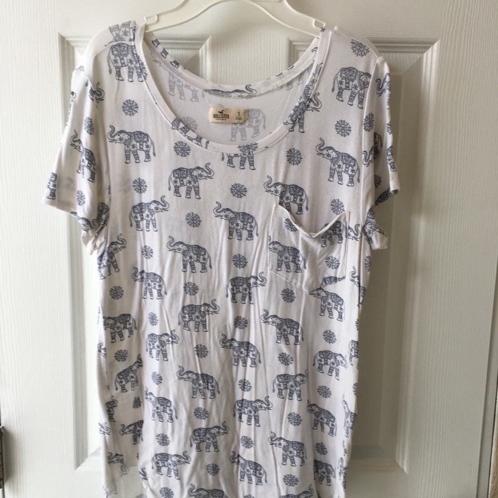 🐘👚Hollister tshirt
